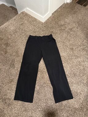 Saint and Sofia
Wide-Leg Pull-On Pants in Black